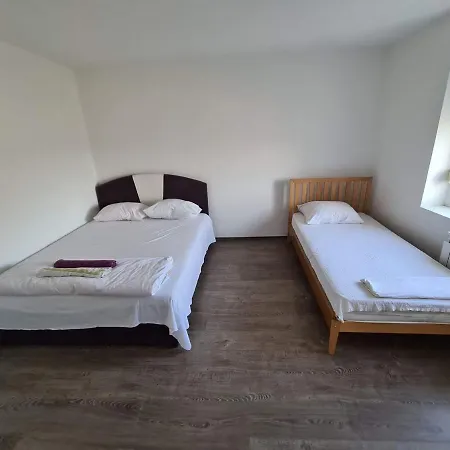 M2 Sobe Kapselhotell *